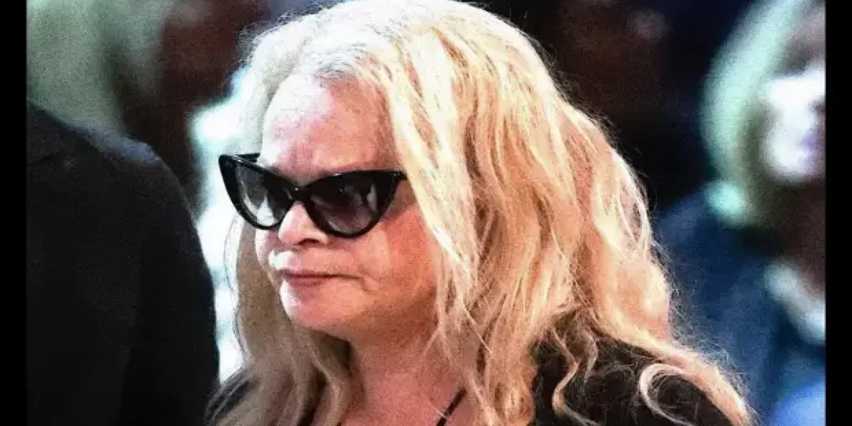 "Она плачет каждую ночь". А Лурье намерена взыскать с Долиной все понесенные ей издержки. Это большая сумма "Она плачет каждую ночь". А Лурье намерена взыскать с Долиной все понесенные ей издержки. Это большая сумма