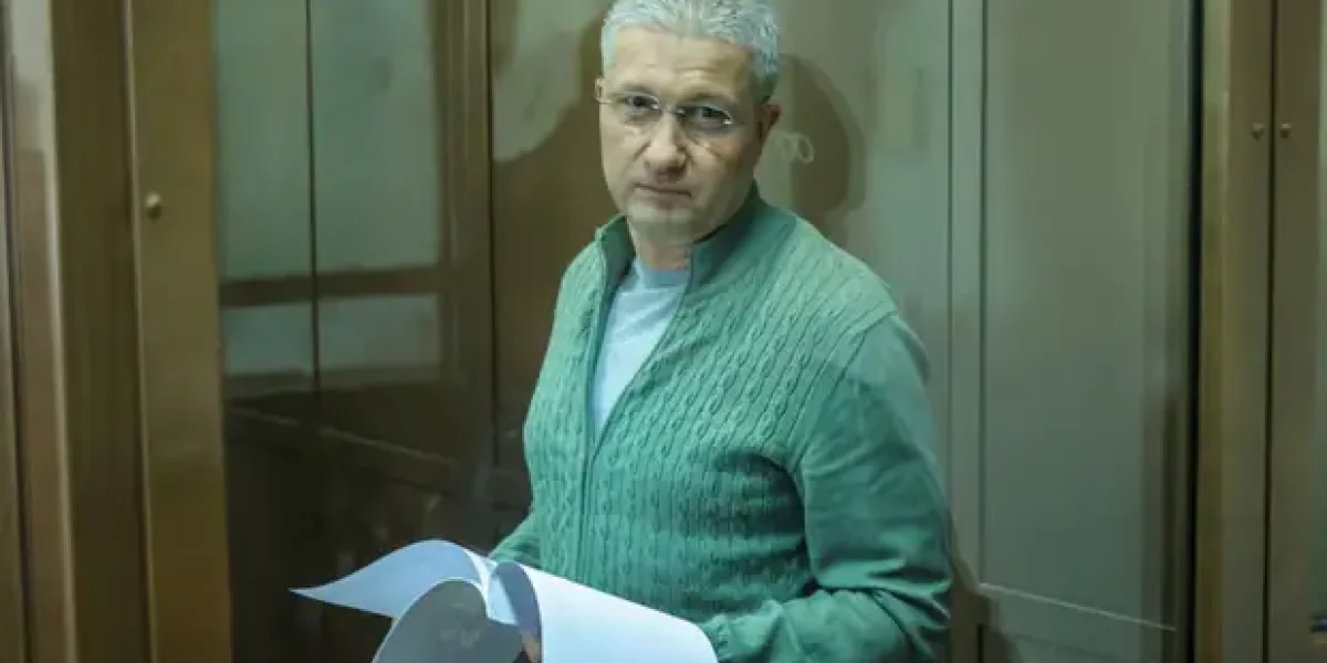 Тимур Иванов всех держит за дураков. "Усадьбу в Архангельском я не покупал, я ее приватизировал. За заслуги"