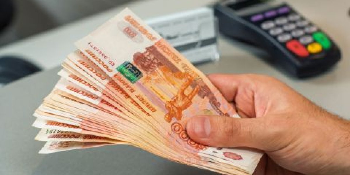 Россиянам советуют снять деньги с накопительных счетов: в чём причина