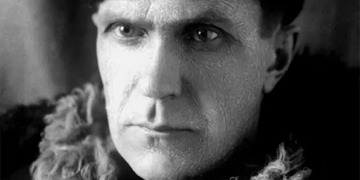 Работал против страны. И убеждал Ельцина отдать Курилы Работал против страны. И убеждал Ельцина отдать Курилы