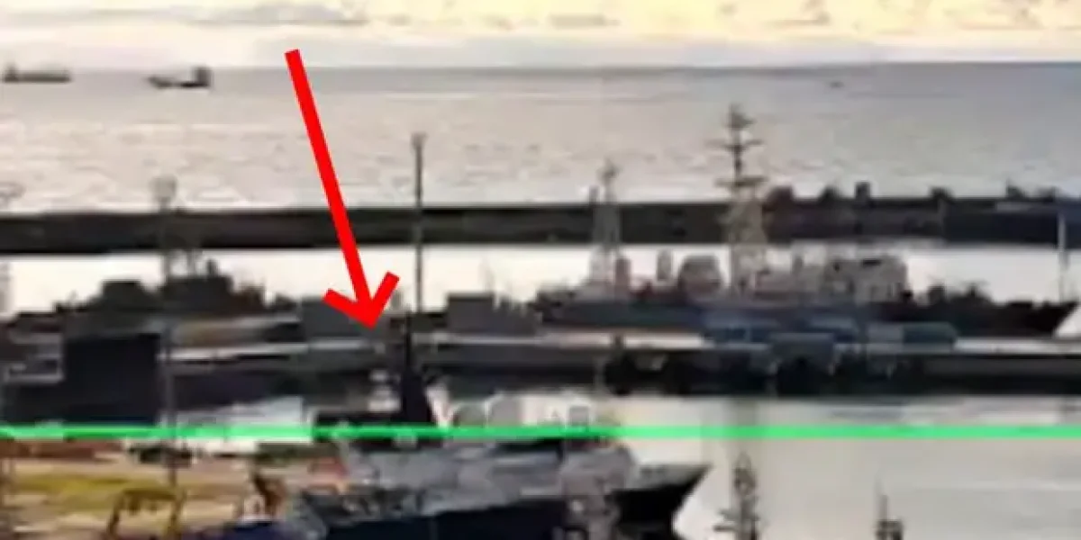 СБУ: "Подбили подлодку класса "Варшавянка" в Новороссийске". Наши военкоры: "Нет, промахнулись. Повезло" СБУ: "Подбили подлодку класса "Варшавянка" в Новороссийске". Наши военкоры: "Нет, промахнулись. Повезло"