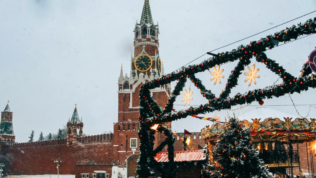 Как Москва восхитила и возмутила россиян новогодней роскошью