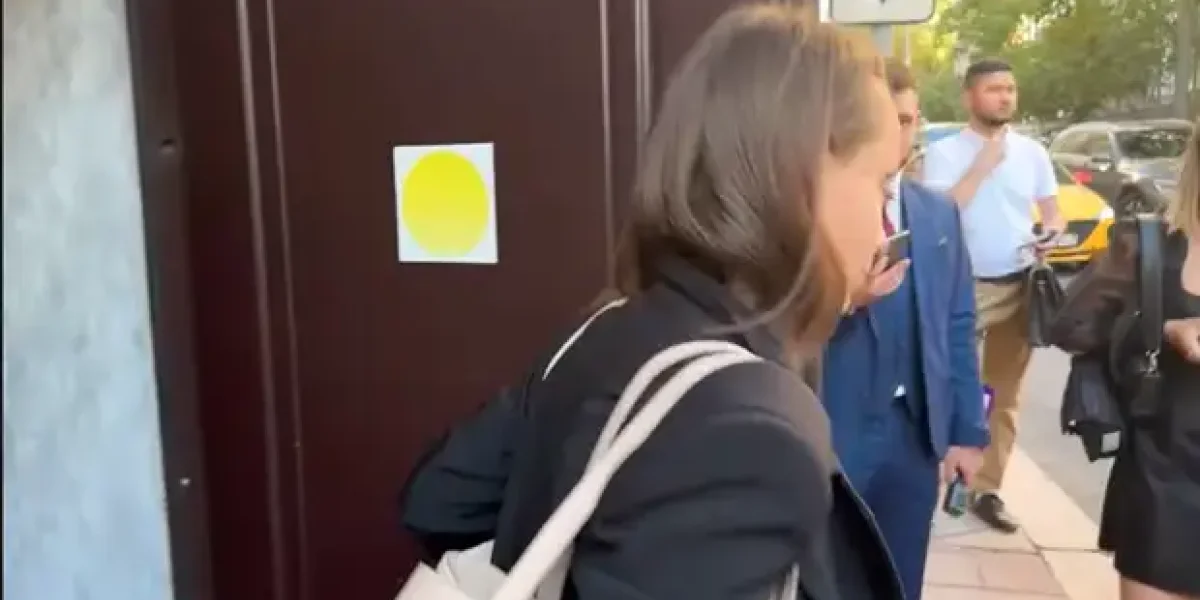 Делягин: "Мне пишут, как теперь после Долиной можно купить жилье? Отвечаю: только в Белоруссии, там есть закон" Делягин: "Мне пишут, как теперь после Долиной можно купить жилье? Отвечаю: только в Белоруссии, там есть закон"