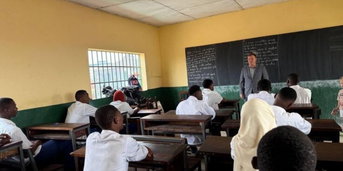 В Русских домах Западной Африки состоялись российские олимпиады по физике