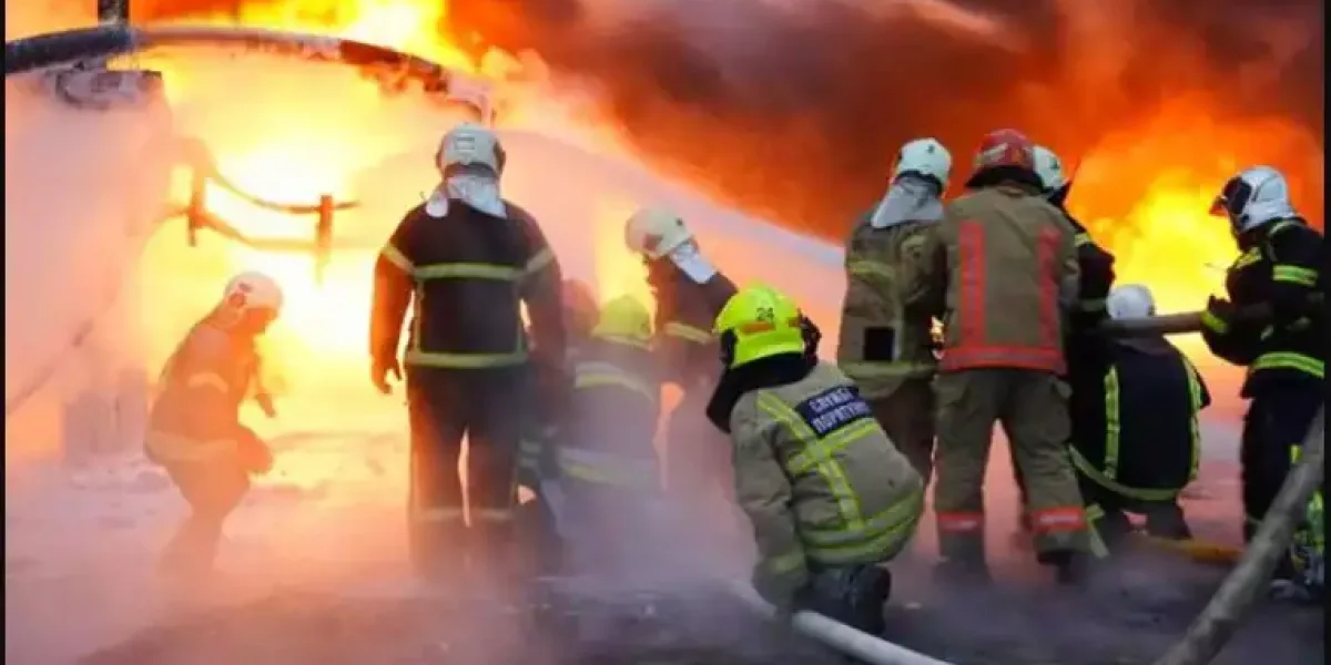 Ночной кошмар в Одессе — «ответка» за наши танкеры, турецкий ролкер с секретным грузом продолжает полыхать Ночной кошмар в Одессе — «ответка» за наши танкеры, турецкий ролкер с секретным грузом продолжает полыхать