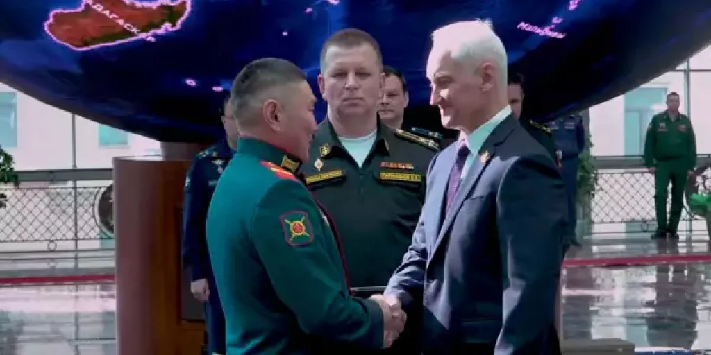 Курс на справедливость: Как ревизия наград в Министерстве обороны России меняет представление о героизме и доверии Курс на справедливость: Как ревизия наград в Министерстве обороны России меняет представление о героизме и доверии