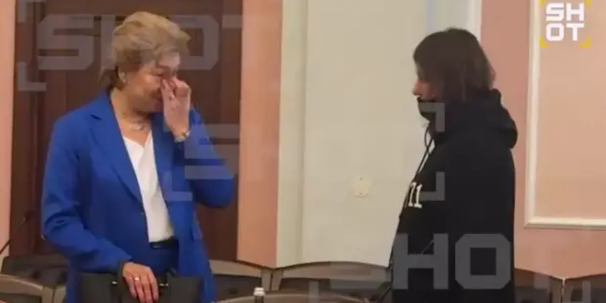 "Как - невменяемая? Она была доверенным лицом Путина!" Лурье победила Долину. Хроника Суда. Но что сказал прокурор?