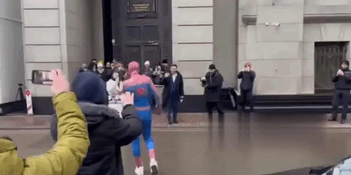 "Как - невменяемая? Она была доверенным лицом Путина!" Лурье победила Долину. Хроника Суда. Но что сказал прокурор?