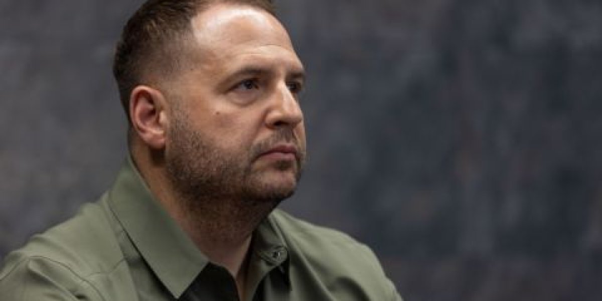 Украинские чиновники готовят план побега за границу &mdash; СВР