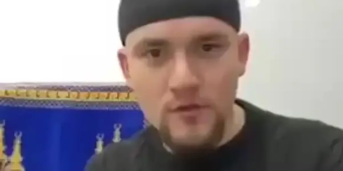 "Кафирские шеи дрогнут от ножей". Сын чиновницы сначала побил 85-летних блокадников, теперь грозит неверным "Кафирские шеи дрогнут от ножей". Сын чиновницы сначала побил 85-летних блокадников, теперь грозит неверным