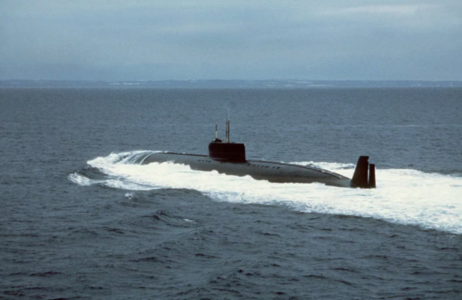 Как советская "золотая рыбка" чуть "до смерти" не загоняла авианосец США. Ровно 55 лет назад АПЛ проекта 661 поставила уникальный рекорд.