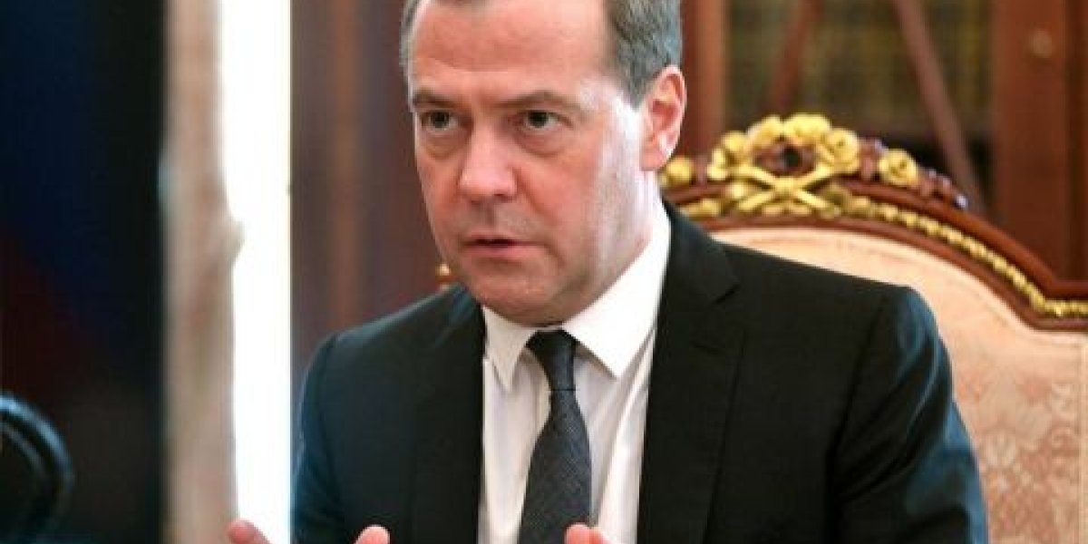 Медведев предложил выставить «тельце» Зеленского в Кунсткамере Медведев предложил выставить «тельце» Зеленского в Кунсткамере