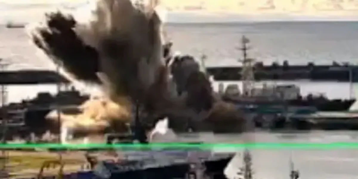 СБУ: "Подбили подлодку класса "Варшавянка" в Новороссийске". Наши военкоры: "Нет, промахнулись. Повезло" СБУ: "Подбили подлодку класса "Варшавянка" в Новороссийске". Наши военкоры: "Нет, промахнулись. Повезло"