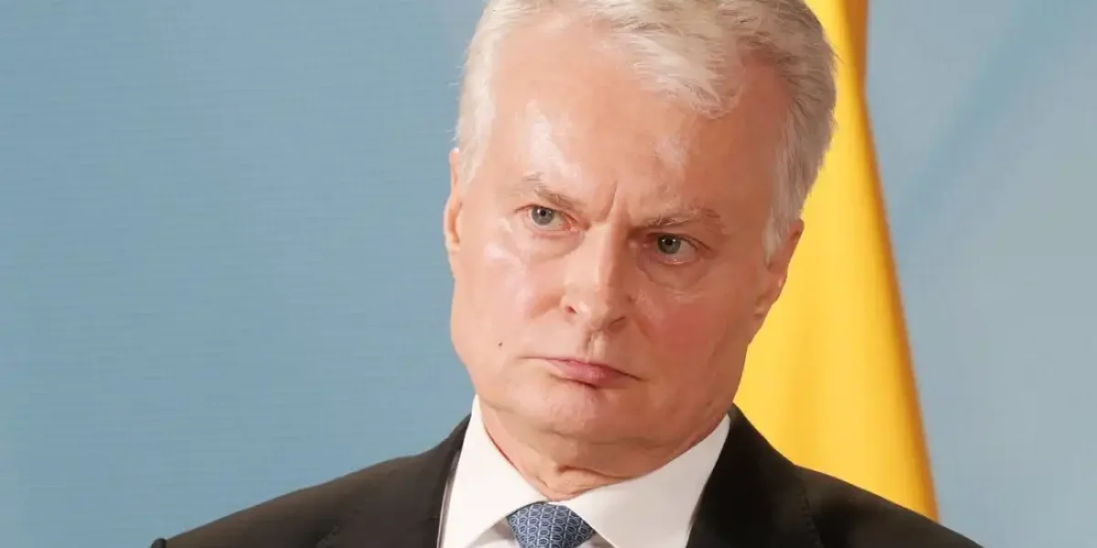 "Здесь живет Позор": литовцы смеются в лицо своему президенту, и вот почему