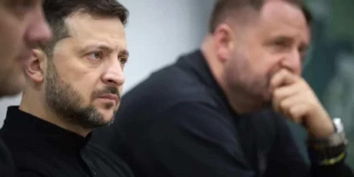 Зеленский хранит верность Ермаку, встречаясь с ним каждый вечер в своём доме Зеленский хранит верность Ермаку, встречаясь с ним каждый вечер в своём доме