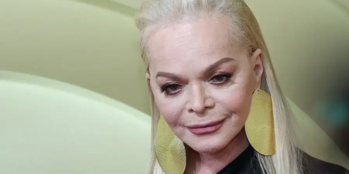 Долина после решения Верховного суда явилась на концерт и потребовала к себе особого отношения Долина после решения Верховного суда явилась на концерт и потребовала к себе особого отношения