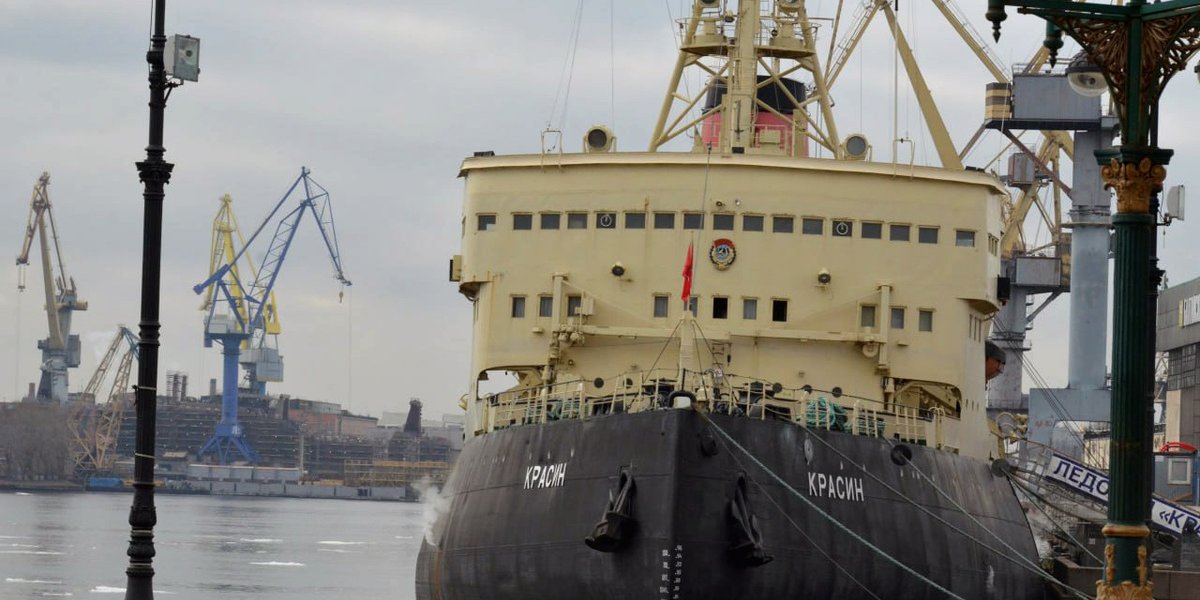 Все атомные ледоколы России вышли в Арктике: на Западе ищут причины