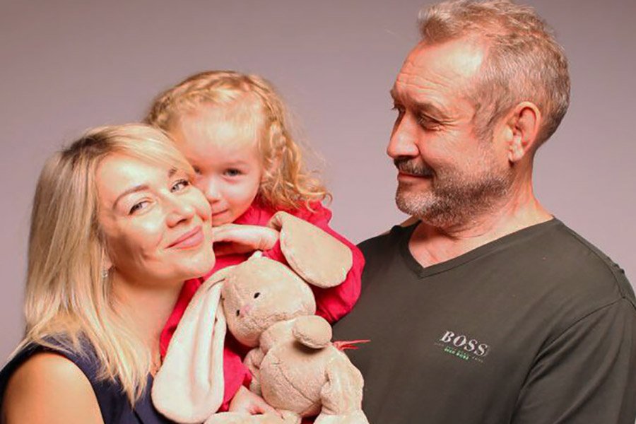 Спросить стоит Басмана. Над этой версией пропажи Усольцевых уже не смеются