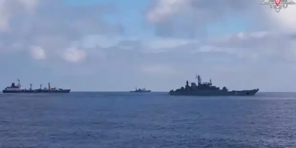 Мерц остался один на один с Россией? 163-метровый "ужас" приплыл в Балтийск. США вывели свои корабли