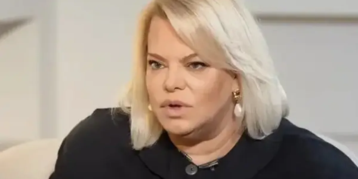 В доме Поплавской убрали ёлку. Юрист-Тургунбой потребовал согласие каждого, ссылается на закон