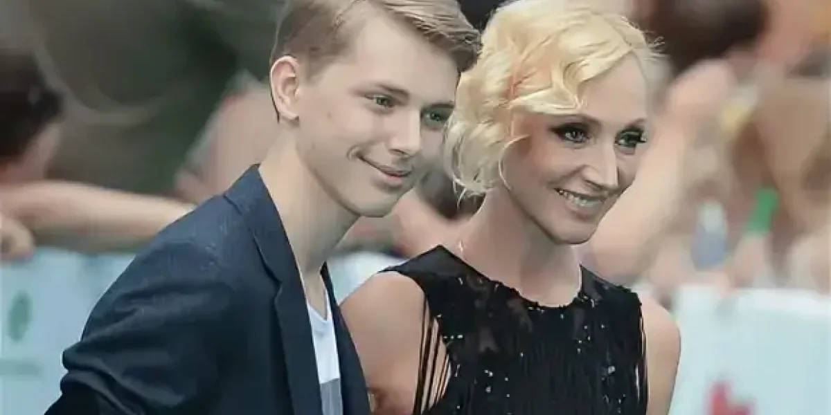 &laquo;Я не хочу быть частью этого цирка&raquo;. Чем сейчас занимается сын Орбакайте и внук Пугачевой Дени