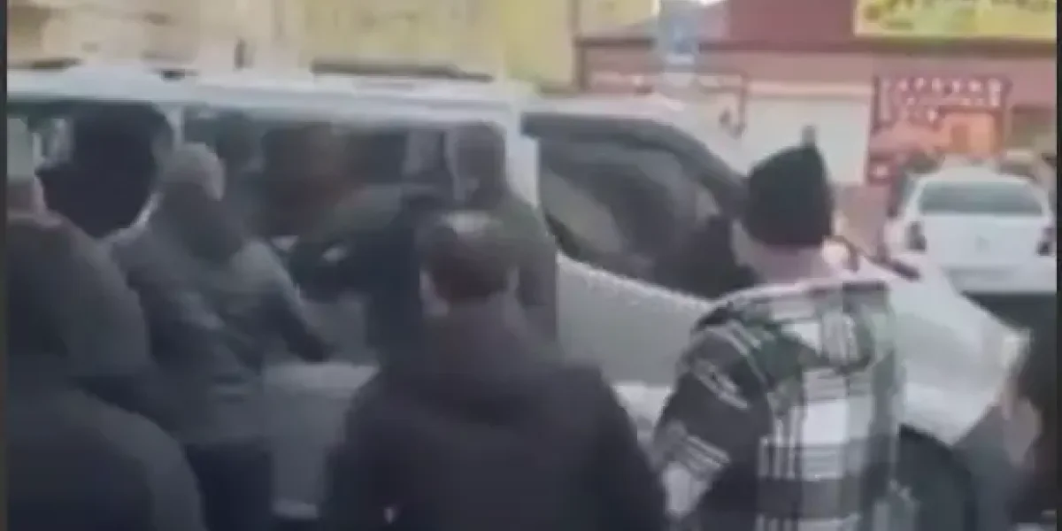 "И монтировкой бьет по стеклу машины ТЦК". Восстание в Одессе. Лиц уже никто не скрывает "И монтировкой бьет по стеклу машины ТЦК". Восстание в Одессе. Лиц уже никто не скрывает