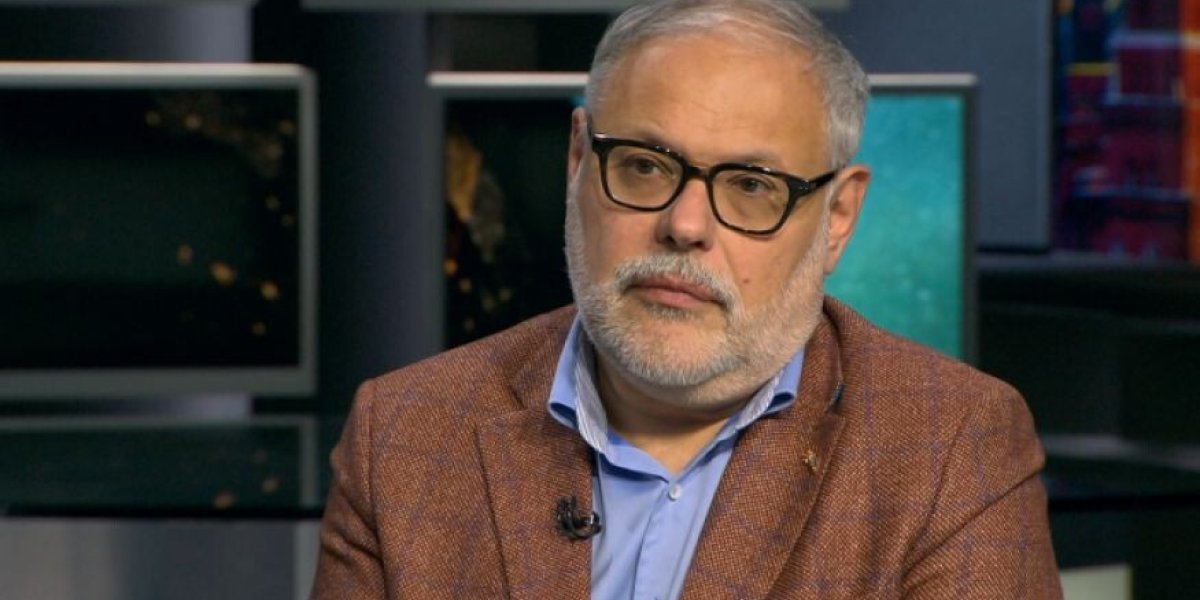 Проблемы сами не решатся, спасителя ждать не стоит. Россия будет два года сидеть в норке: Хазин