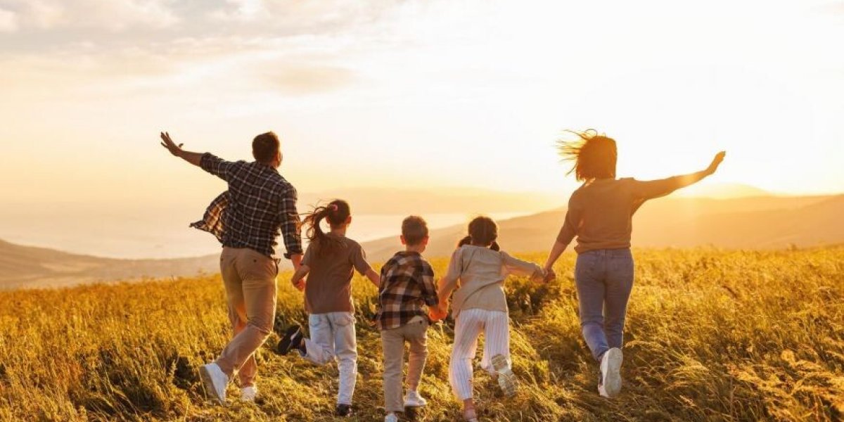 Помощь семьям в 2026-м году: кому положены выплаты и как получить?