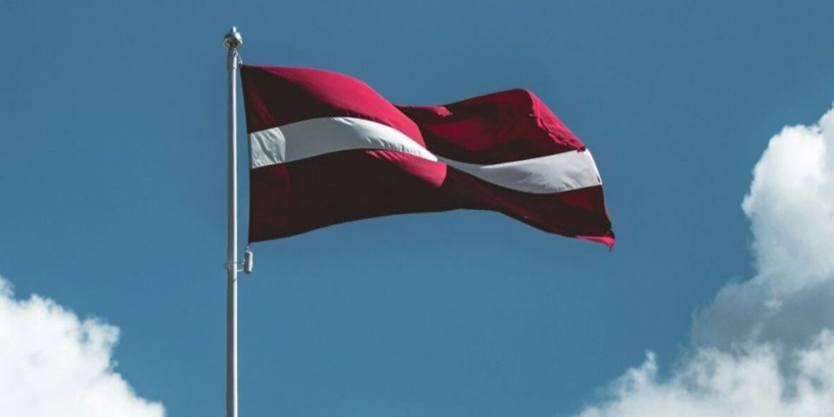 Латвия возвела на границе с Россией &laquo;железный занавес&raquo;