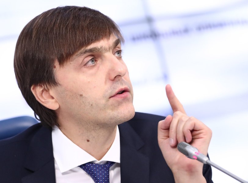 Кравцов наносит ответный удар: его реформу заработной платы переживут не все учителя