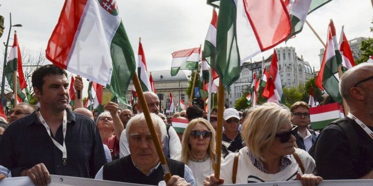 &laquo;Восстание &mdash; единственный ответ на это&raquo;. Байкал хотят уничтожить? Зеленский надеется на Москву: главное к 21:00