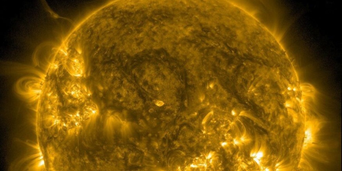 Михаил Леус: сильная магнитная буря G3 продолжается на Земле более суток