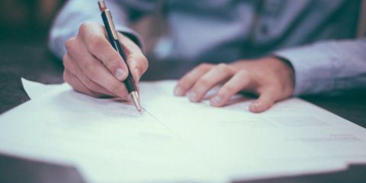 «На великом русском»: как говорят Москва и Киев в Эмиратах «На великом русском»: как говорят Москва и Киев в Эмиратах