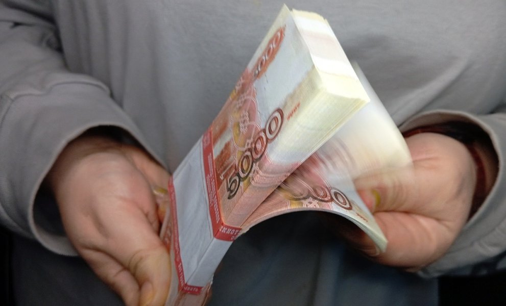 Россияне вытащили деньги из банков: тревожный рекорд года