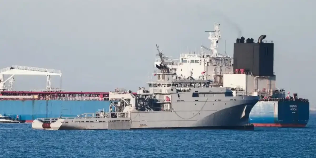 Недолго музыка играла. Макроновское воинство быстренько отпустило танкер Гринч, пафосно захваченный всего неделю назад Недолго музыка играла. Макроновское воинство быстренько отпустило танкер Гринч, пафосно захваченный всего неделю назад