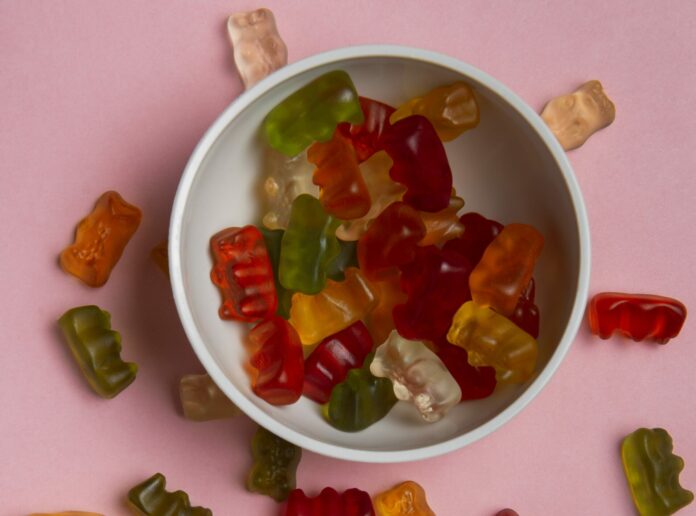 4 простейших ингредиента и конфеты к чаю готовы: вкуснее магазинных — никакой химии