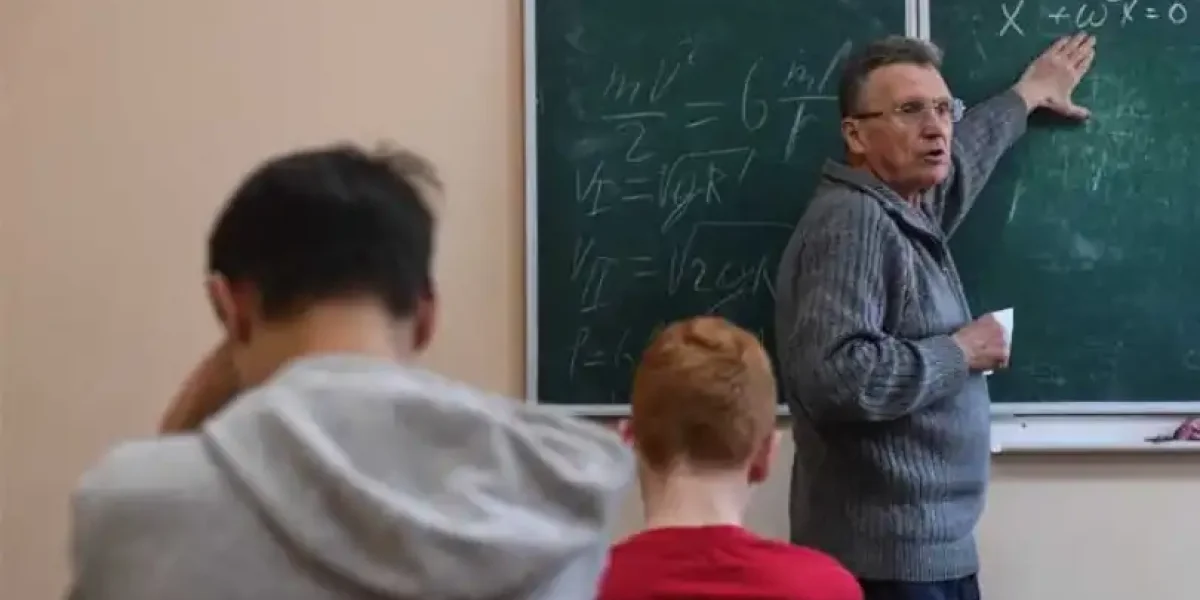 Школьный рок: почему учителей в России надо приравнять к госслужащим