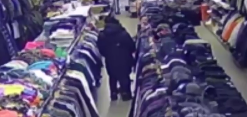 "Мало вас в Крокусе резали": Приезжие превращают торговые центры в гетто. Теперь это их земля?