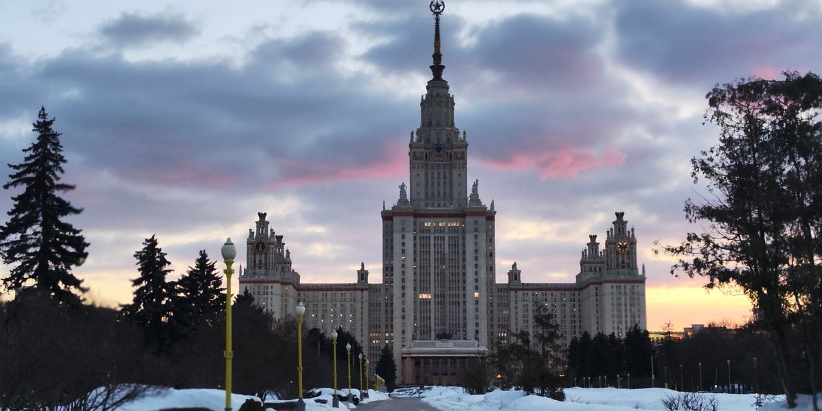 Поступление в московские вузы по новым правилам: как изменится прием в 2026 году и к чему готовиться абитуриентам