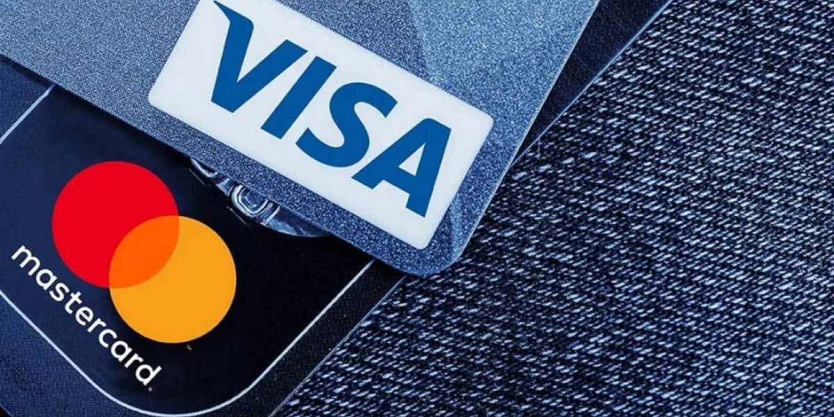 Россия прощается с Visa и Mastercard: правительство готовится выводить устаревшие карты
