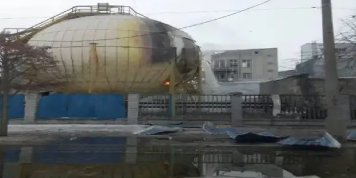 300 тонн "Олейны" растеклись по Днепропетровску. Россия ударила по заводу США на Украине