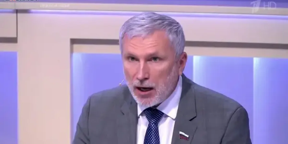 Либо мы "очень большая Венесуэла" либо "надо бить по катерам США". Депутат Журавлев призывает бить Либо мы "очень большая Венесуэла" либо "надо бить по катерам США". Депутат Журавлев призывает бить