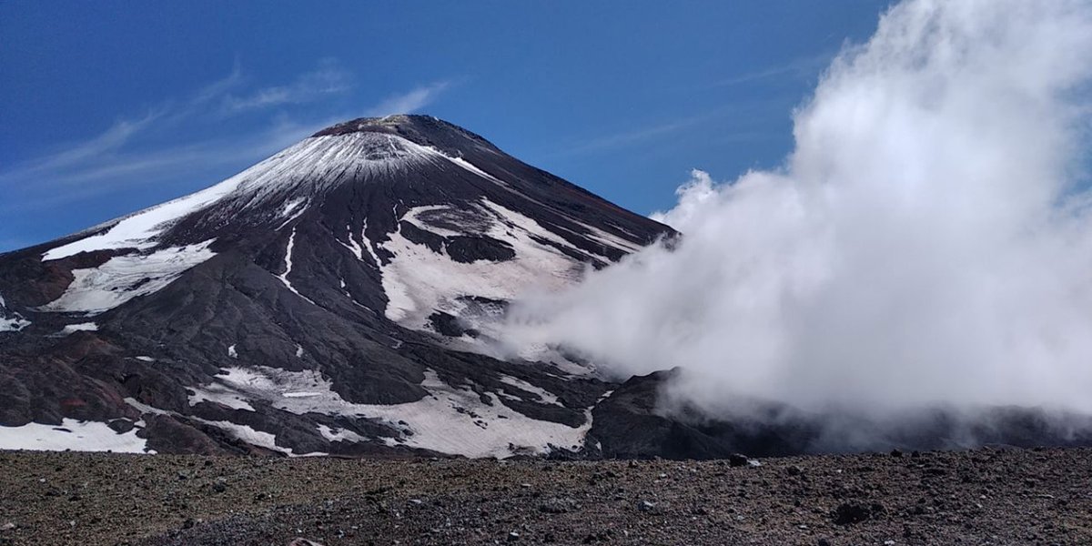 В Антарктиде российские альпинисты оказались в снежной ловушке на вулкане Сидли