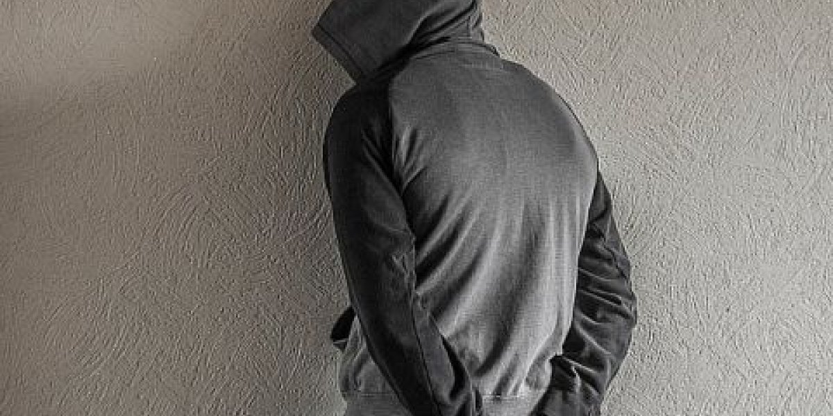 Полиция в Артёме задержала мигрантов, нелегально работающих на автомойке и в кафе Полиция в Артёме задержала мигрантов, нелегально работающих на автомойке и в кафе