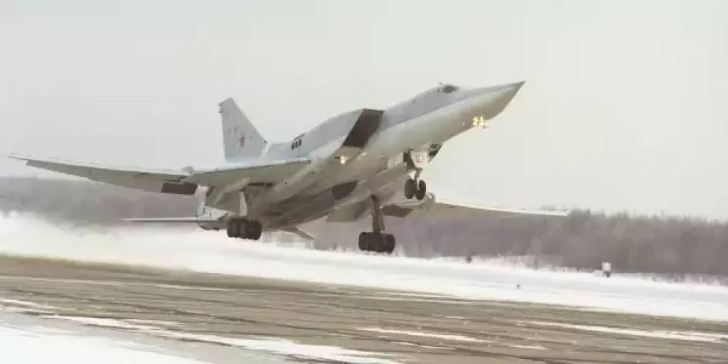 Россия впервые ударила по Киеву ракетами Х-22: ПВО Украины признало полное бессилие