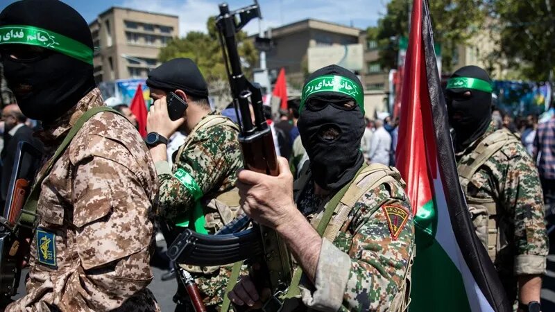 Британия собирается объявить иранский КСИР вне закона