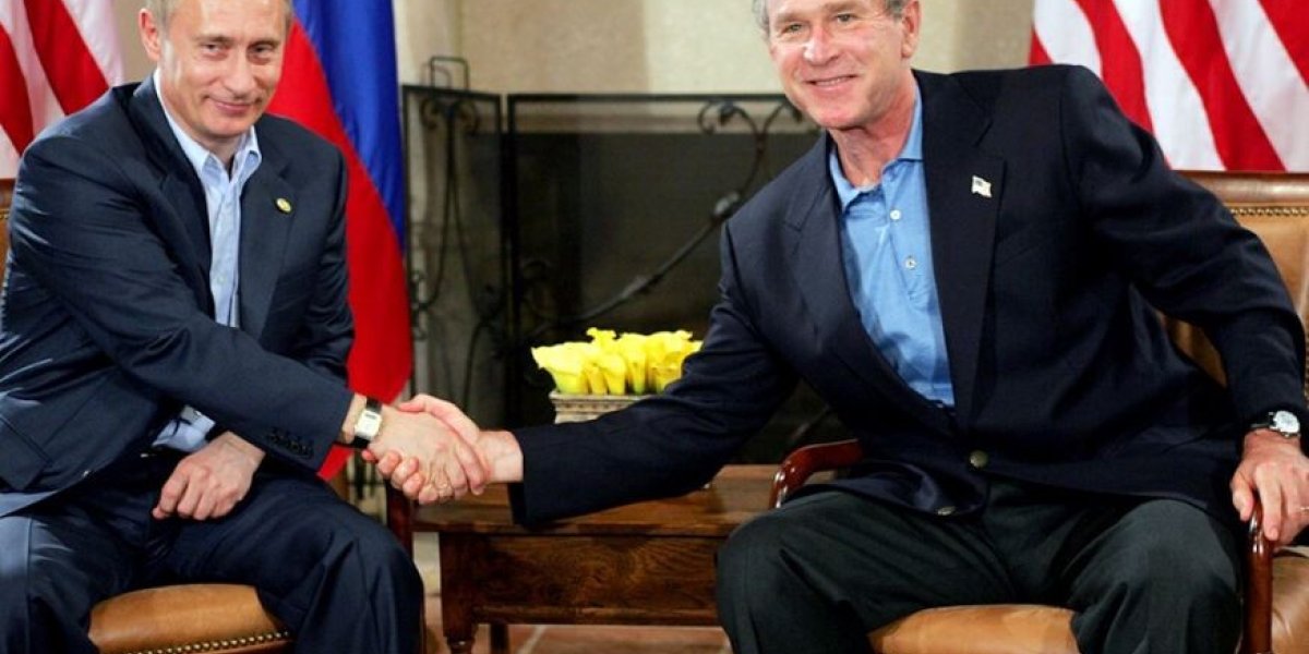 «Я полностью с вами»: США раскрыли детали разговора Путина и Буша за день до войны в Ираке