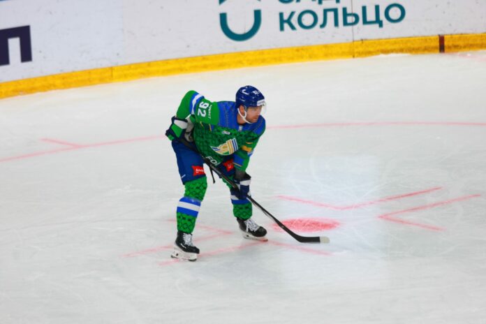 Евгений Кузнецов оценил дебют за &laquo;Салават Юлаев&raquo;: на его счет голевая передача