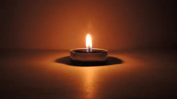 Актриса Надя Кесума умерла по пути во Францию