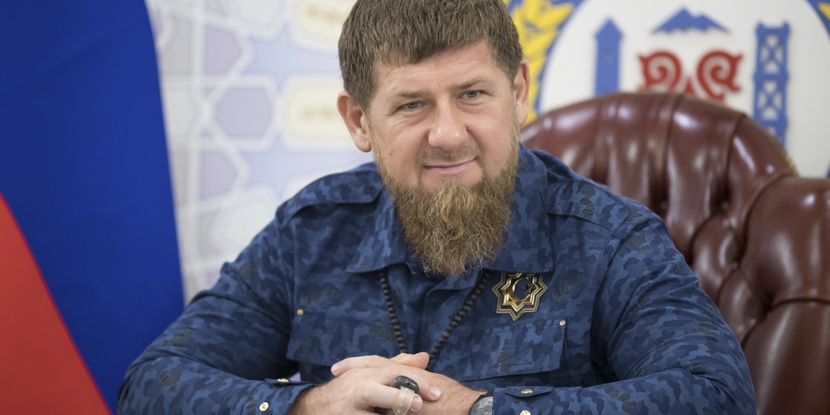 Рамзан Кадыров опубликовал кадры совещания с участием своего сына